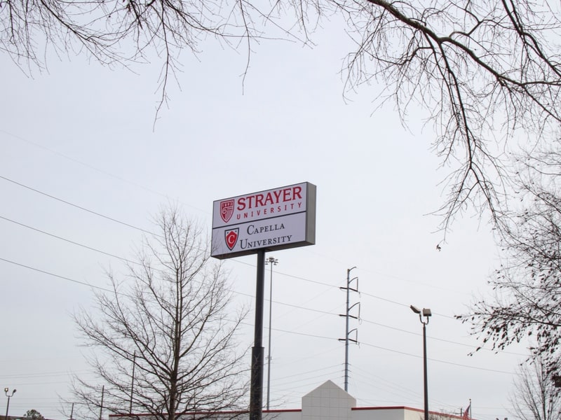 Strayer Capelle sign