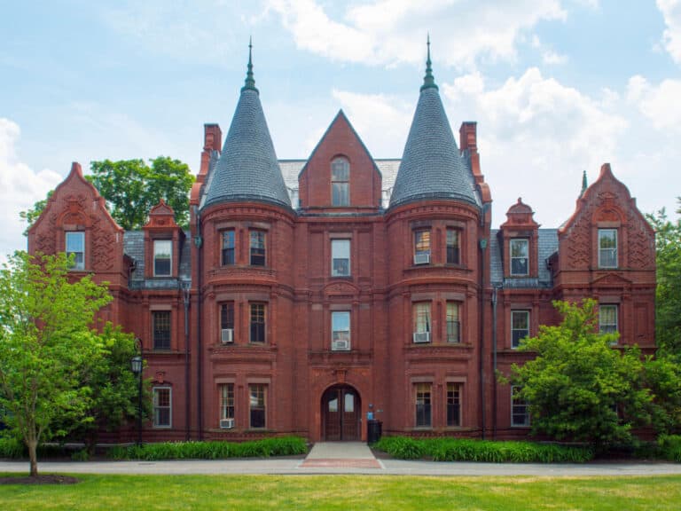 How to Get Into Wellesley College: Ultimate Guide