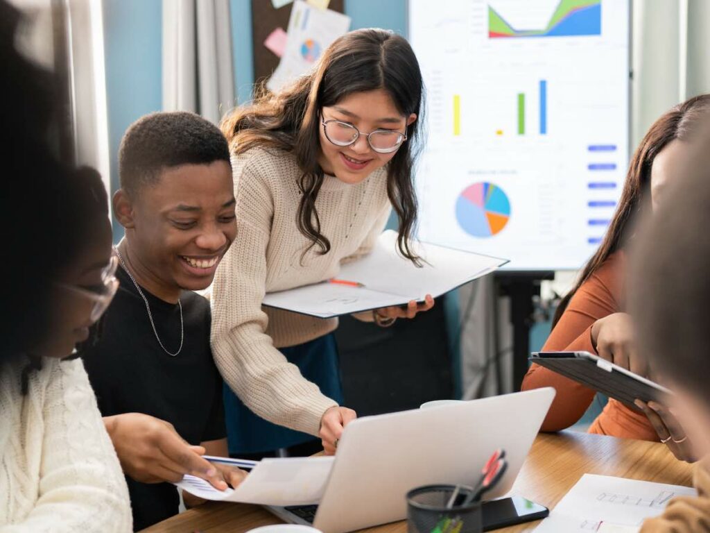 students evaluating college rankings