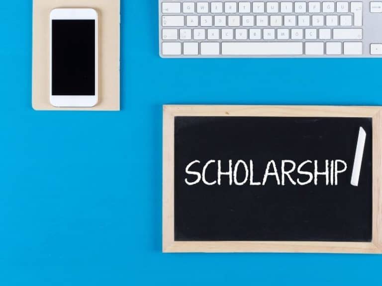 How Do You Get a Scholarship in High School?